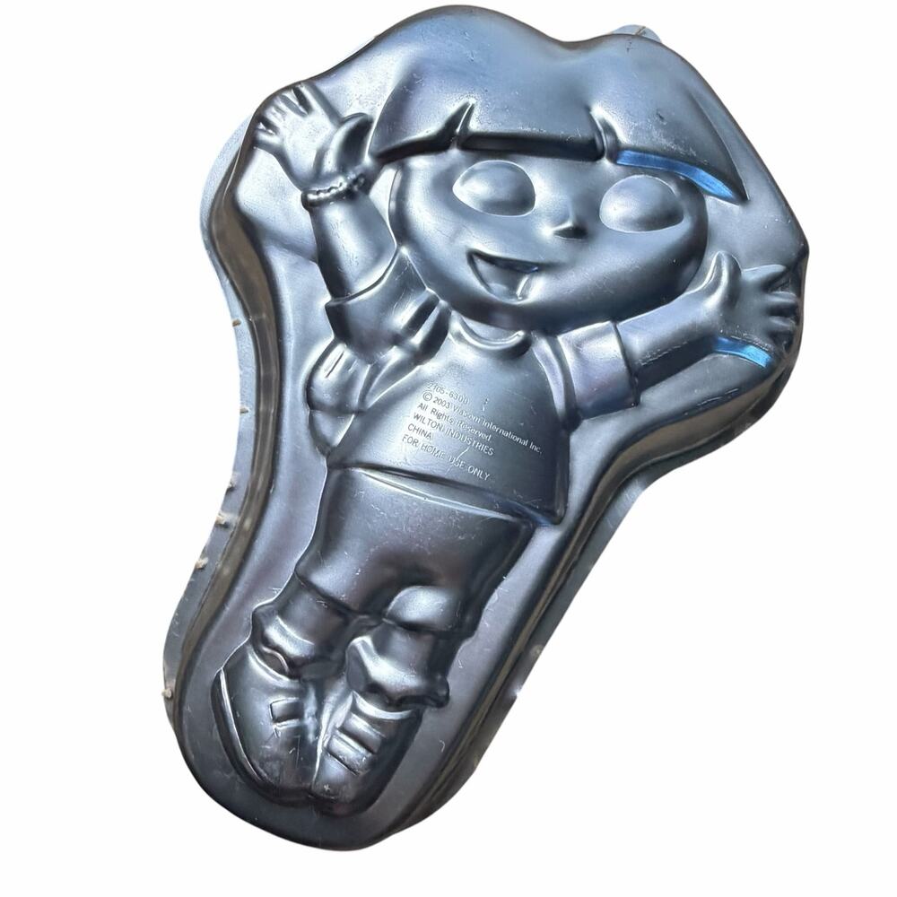 Dora the Explorer 2003 Character Shaped Wilton Birthday Cake Pan